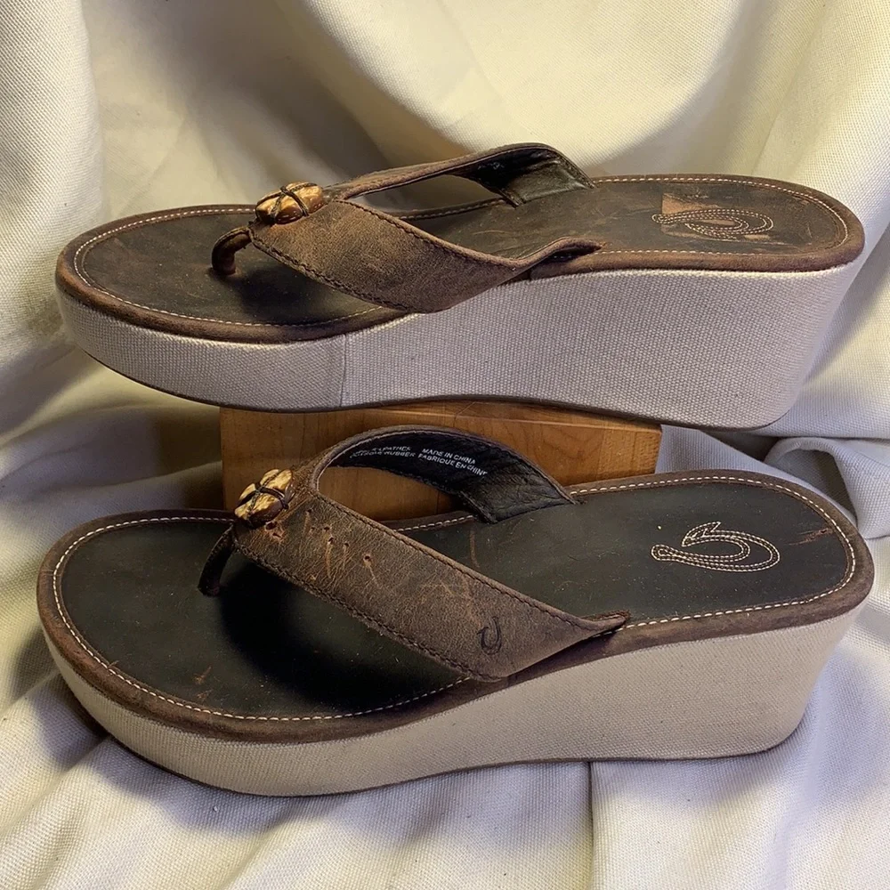 NWOT Olukai leather wedge/platform sandals Melia